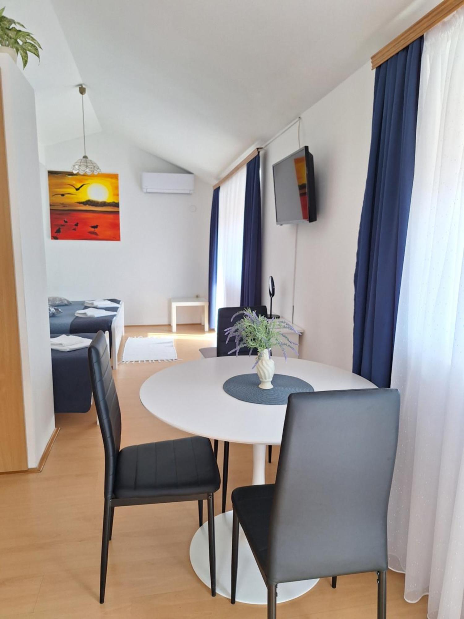 Apartments Kozjan Karlovac Exteriör bild